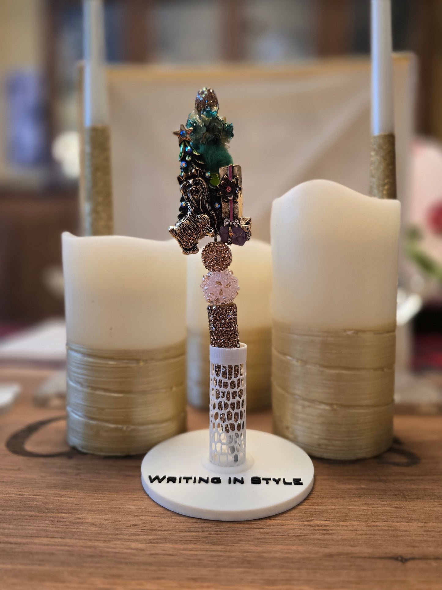 Collector's Christmas Pup Luxe Beaded Pen – Holiday Collector’s Edition
