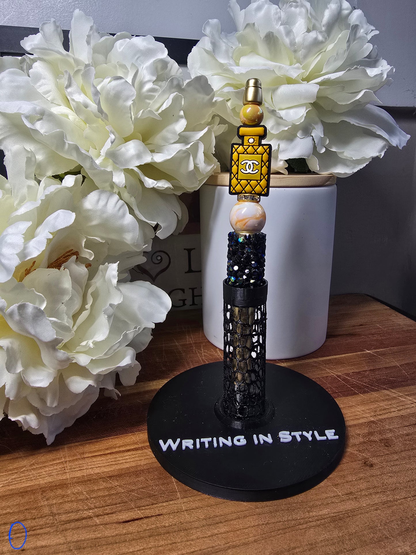 Gilded Noir Luxe Beaded Pen – Quilted Gold Accent